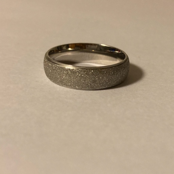 3/$10 SALE Silver Glitter Ring - Picture 1 of 4